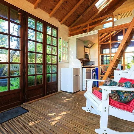 D'une A Avec Magnifique Vue Sur La Montagne Piscine Partagee Jardin Clos * Olby